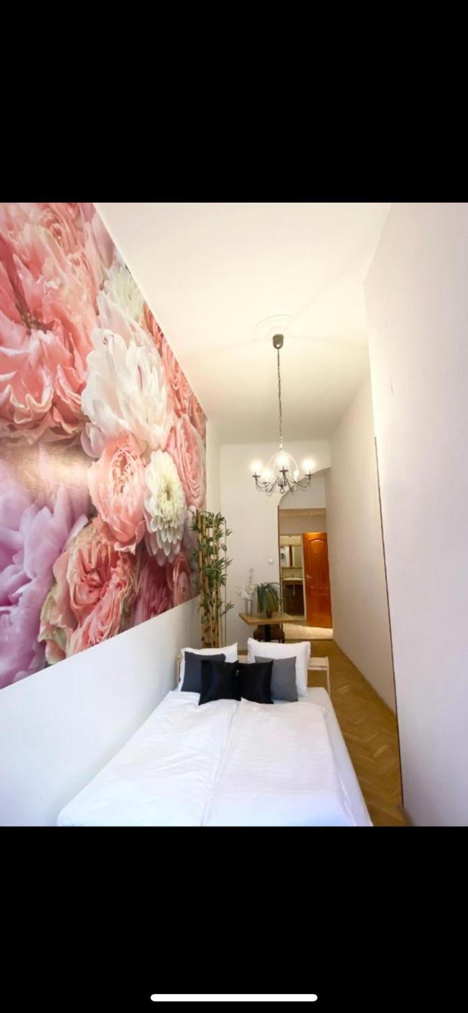 Spring Roses Downtown Boutique Hotel 2 Budapest Exterior photo