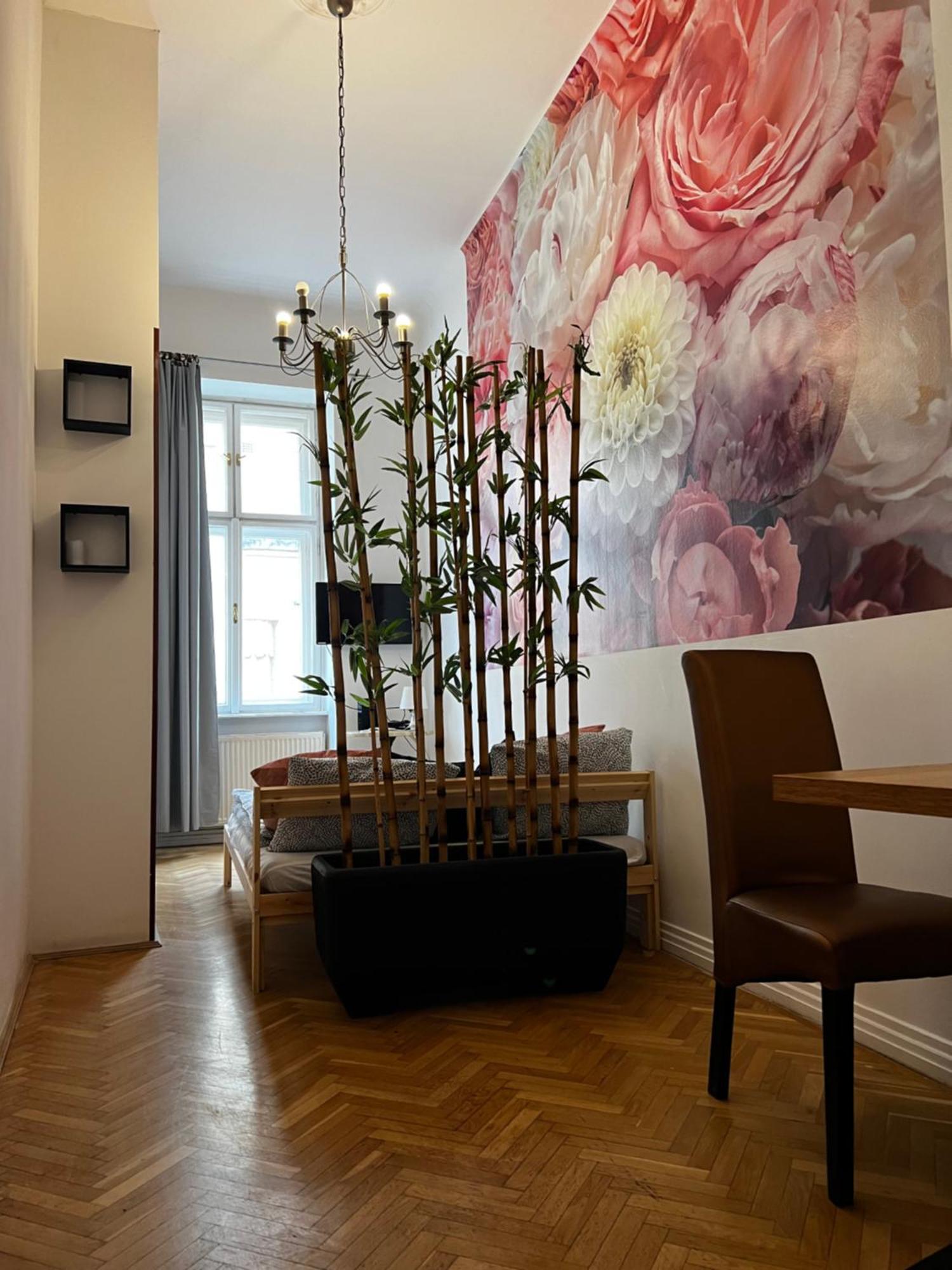 Spring Roses Downtown Boutique Hotel 2 Budapest Exterior photo